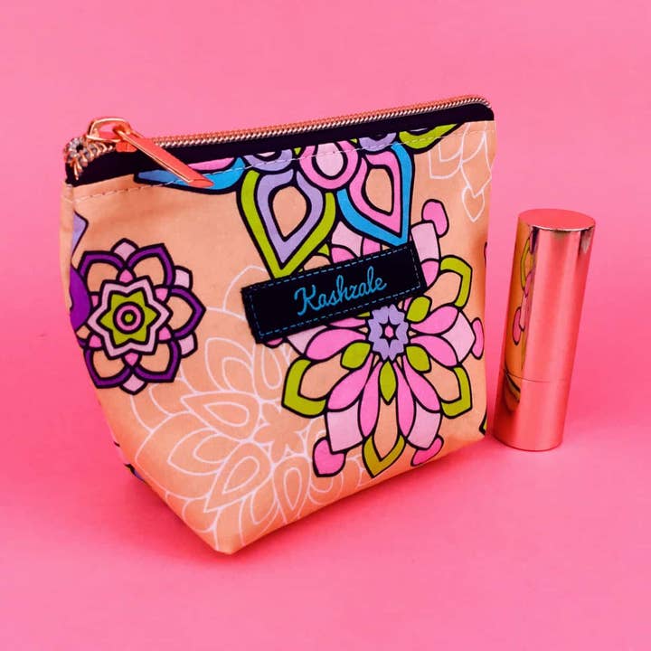 Borsa porta trucchi Mandala Magnifica Peach Small. Design esclusivo. per la vendita all'ingrosso da parte di Kashzale Handmade Cosmetic Bags