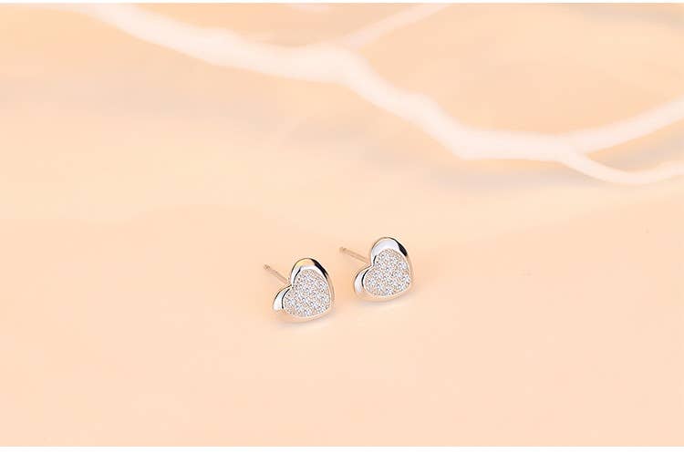 Gemscape UK – Großhandel Ohrstecker – Voll besetzter Liebesohrring aus Sterlingsilber1