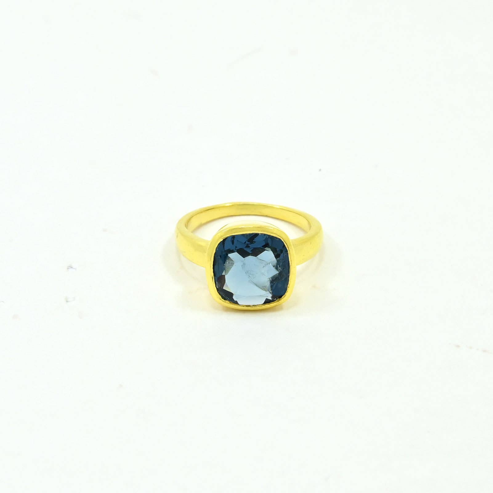 Schmuckoo Berlin - Wholesale Single Stone/Solitaire Ring - Lavinia Ring Gold Plated Silver - Blue Iolite (3 Rings)0