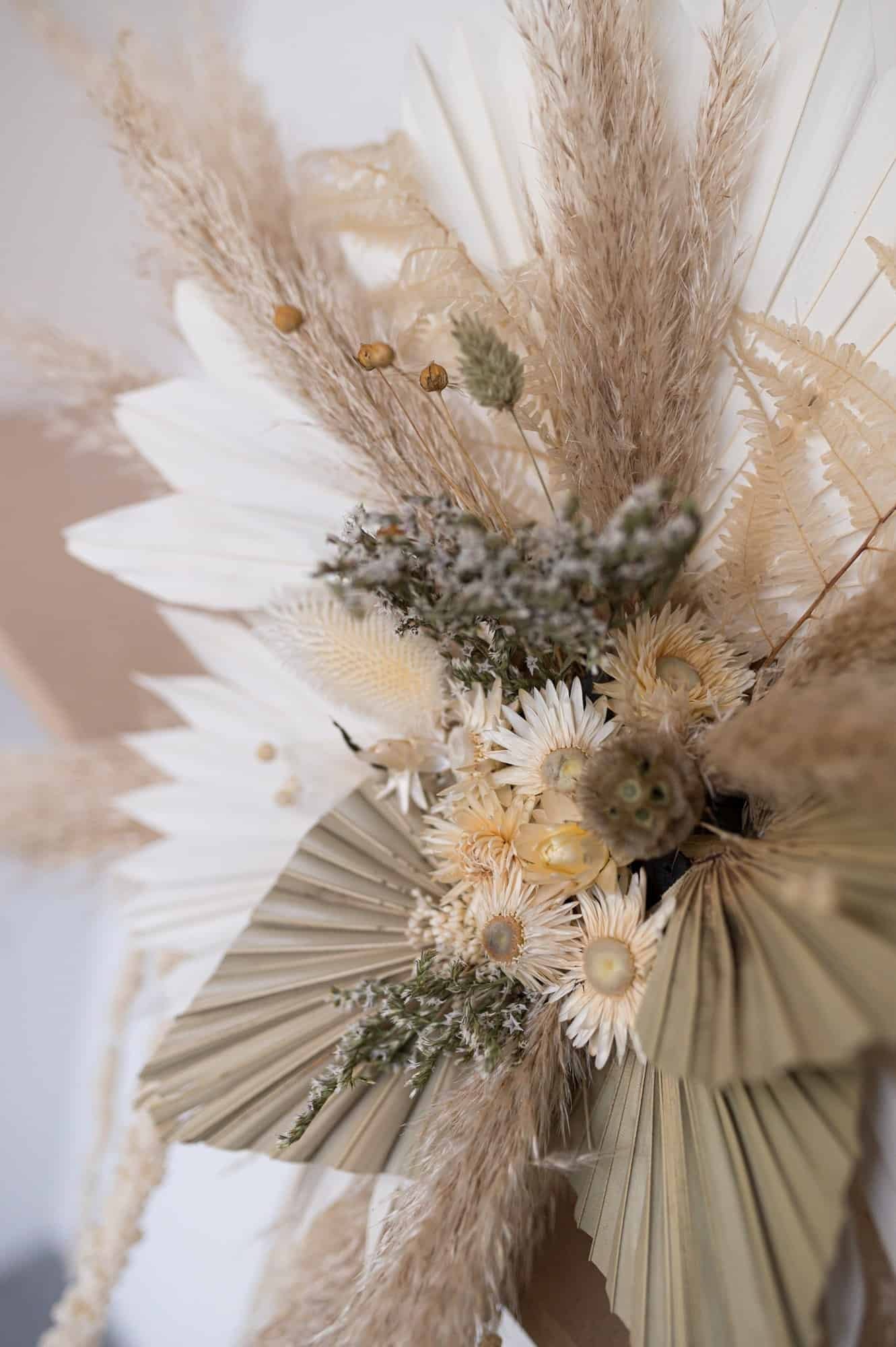 Botanique & Vieilles Dentelles - Wholesale Dried/Pressed Flowers - Juju hat in dried flowers3