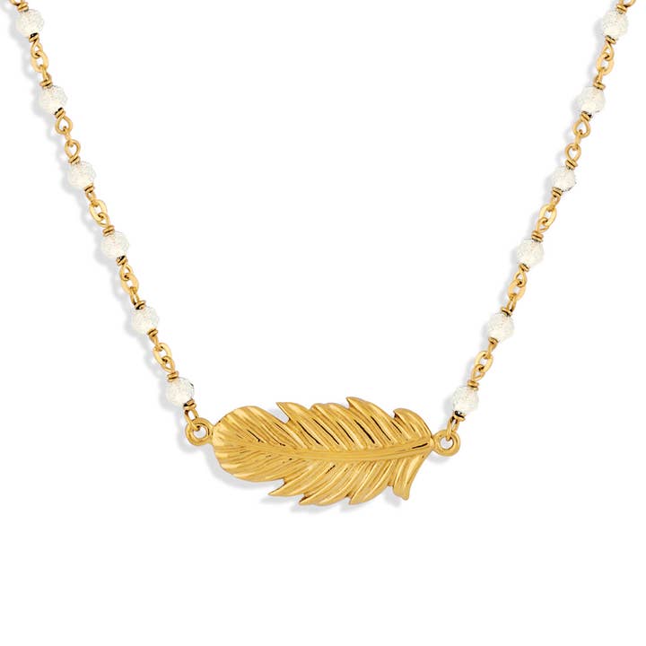 Zilvergouden halsketting met veren en witte natuurstenen @585 voor wholesale door ORUS BIJOUX