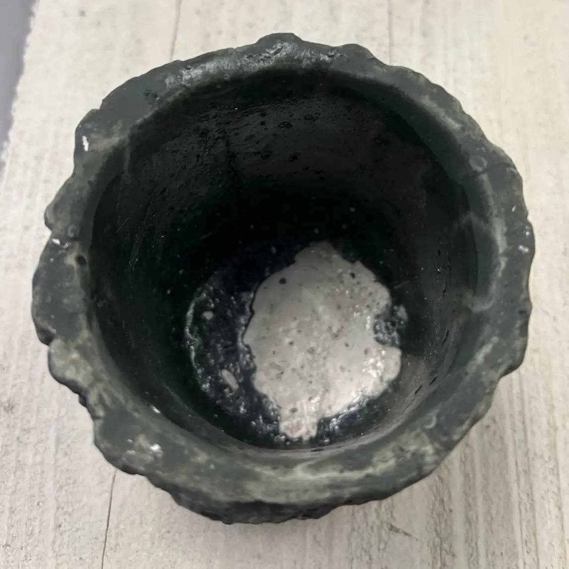 Vagabond Vintage - Wholesale Plant Pot - Round Concrete Pot with Bark Motif4