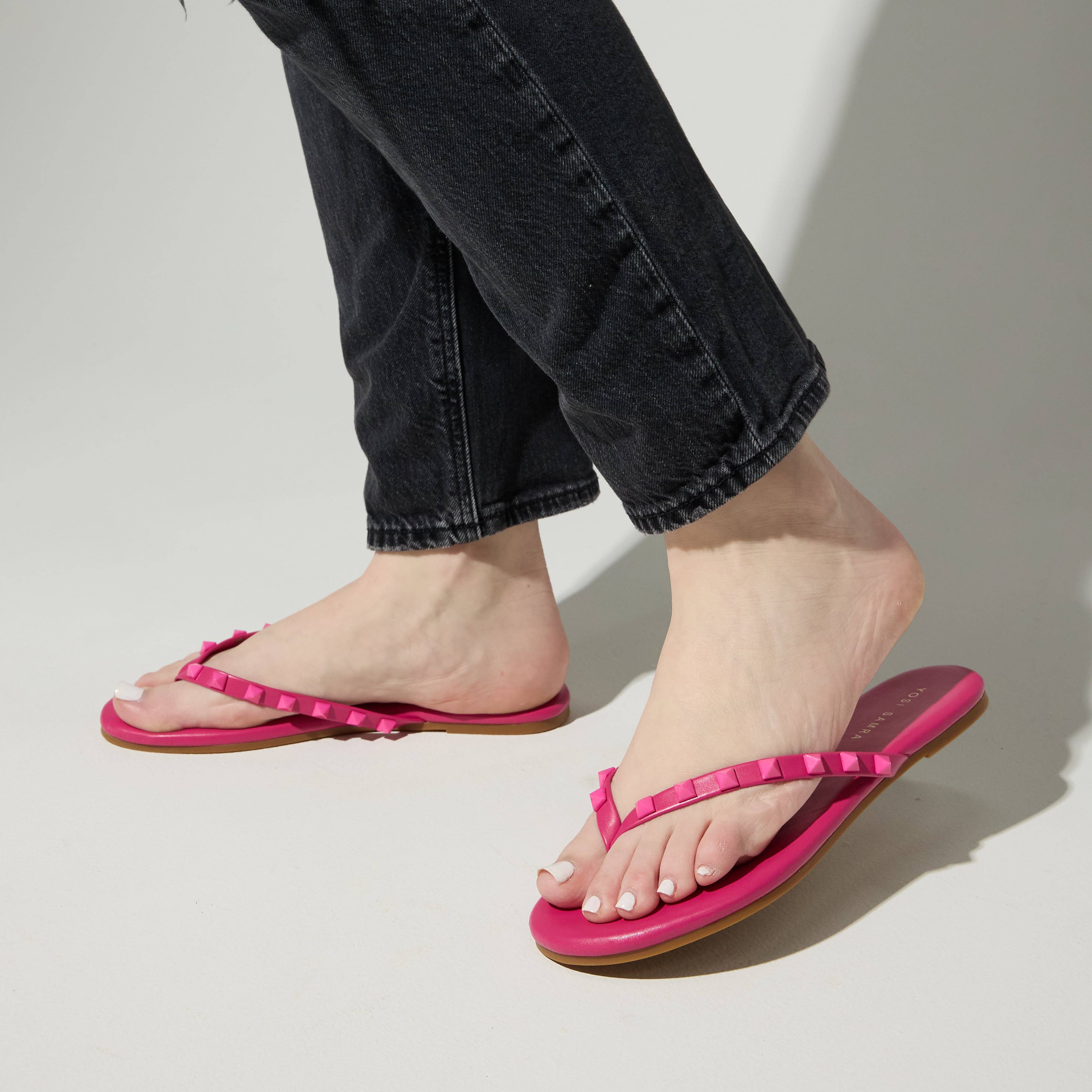 Fuchsia Rivington Stud Flip Flop i Fuchsia for engroshandel på Faire5