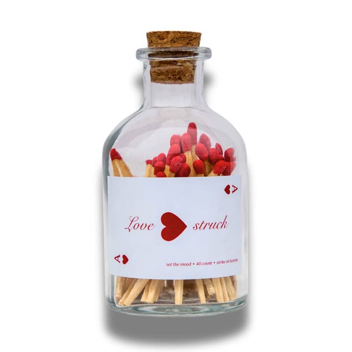 'Love Struck' Barattolo da speziale con fiammiferi sfregabili per la vendita all'ingrosso da parte di Vella & Co. by Vellabox