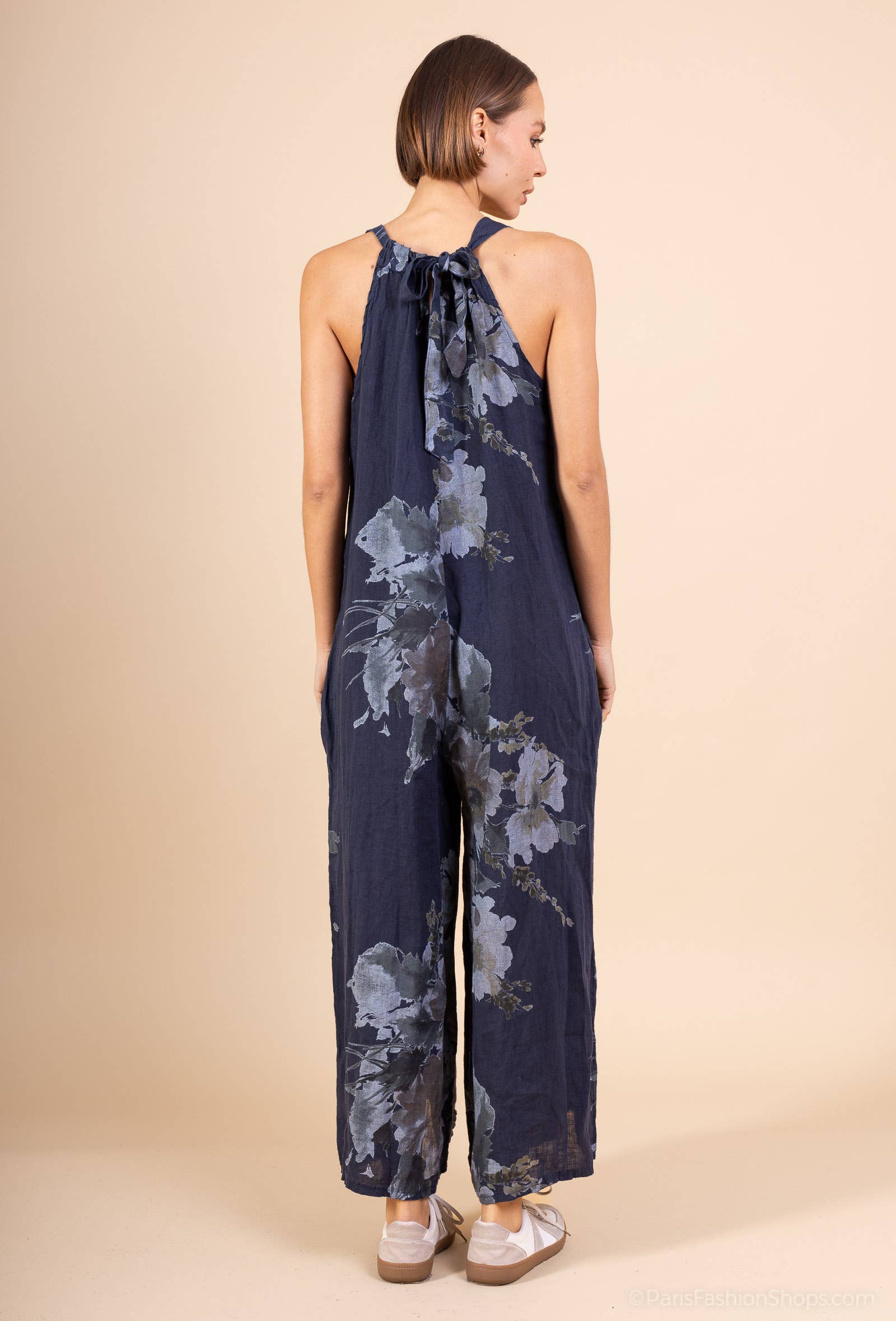 Shyloh - Wholesale Onesie - Women's - Flowy long dress with floral print and straps 2059928