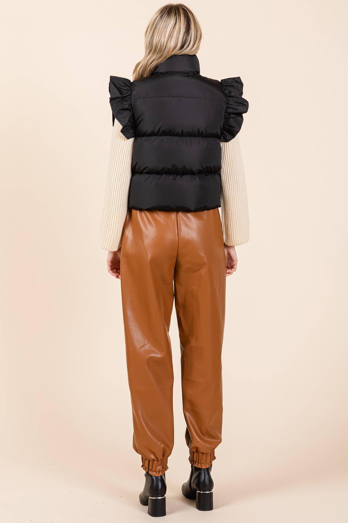 GeeGee x Lovelo - Wholesale Outerwear Vest - Women's - Plus Ruffled Sleeve Puffer Vest, MJ4501PL36