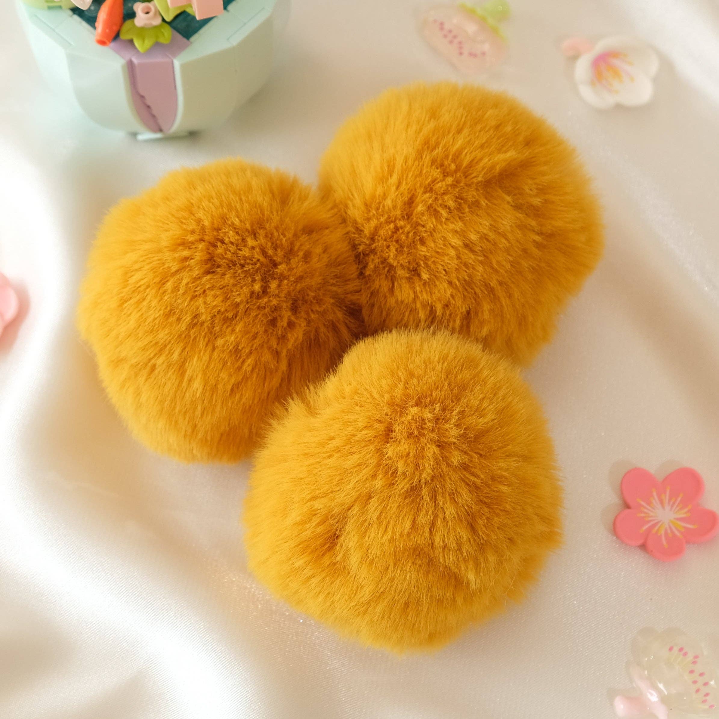 Moon Bunny - Wholesale Craft supplies - Pom pom7