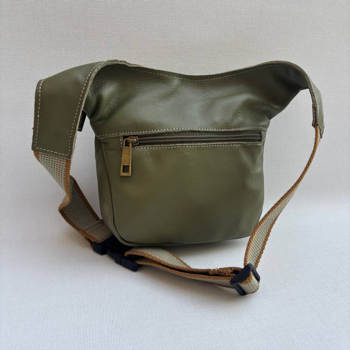 CAOMKA - Venta al por mayor Riñonera - Mujer - Riñonera Mini "Special Green Spring" · Piel de napa · Pieza Exclusiva Núm. 17138