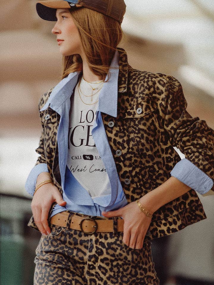 Giacca marrone con stampa leopardata in tessuto denim per la vendita all'ingrosso da parte di Q2 All Orders Have To Pay Duties for The US & UK