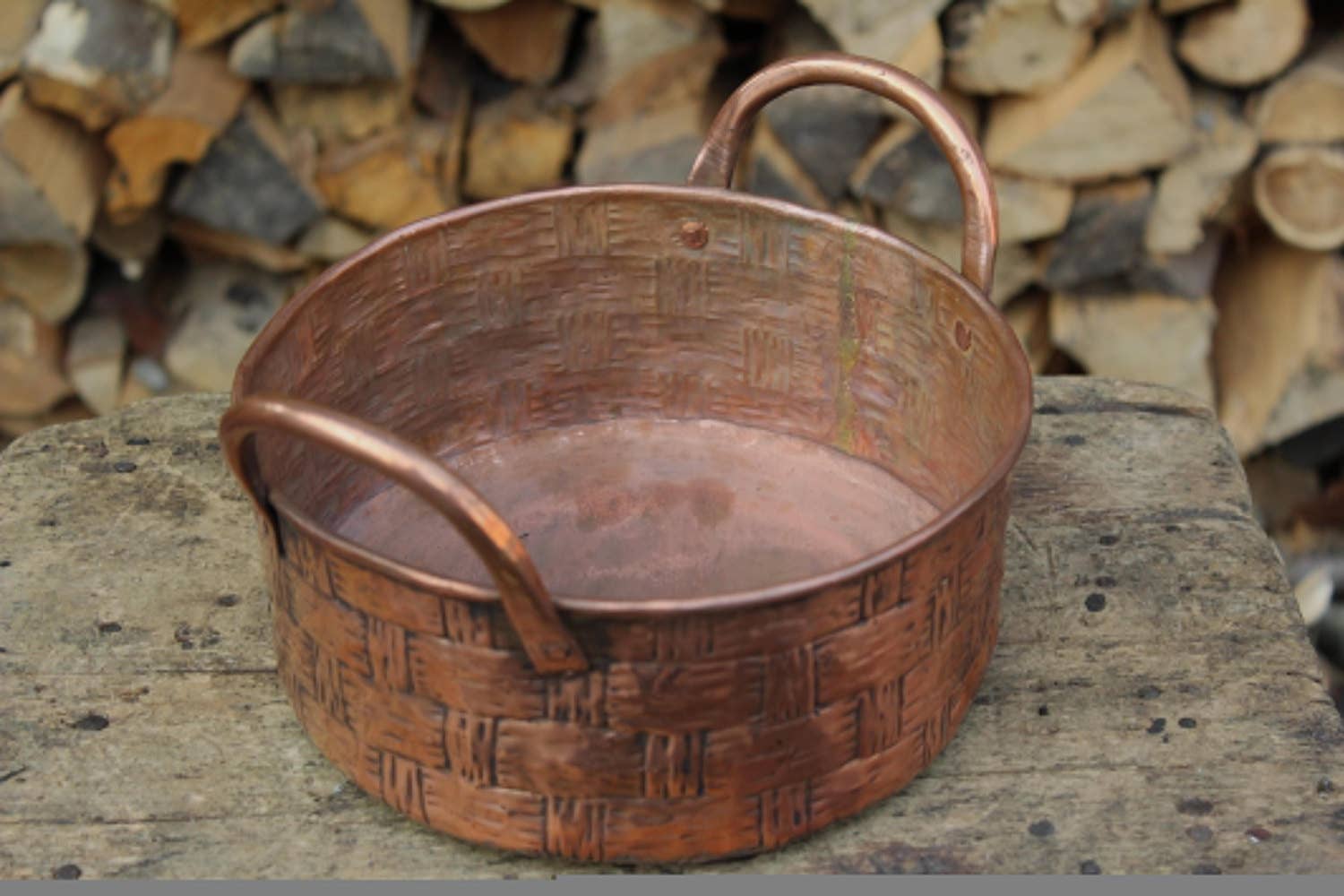La Casa del rame - Vendita all'ingrosso Cestini - Round Engraved Copper Basket – Handmade & Custom