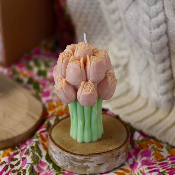 Meet me at the corner - Wholesale Grappige kaars - Boeket tulpen kaars9