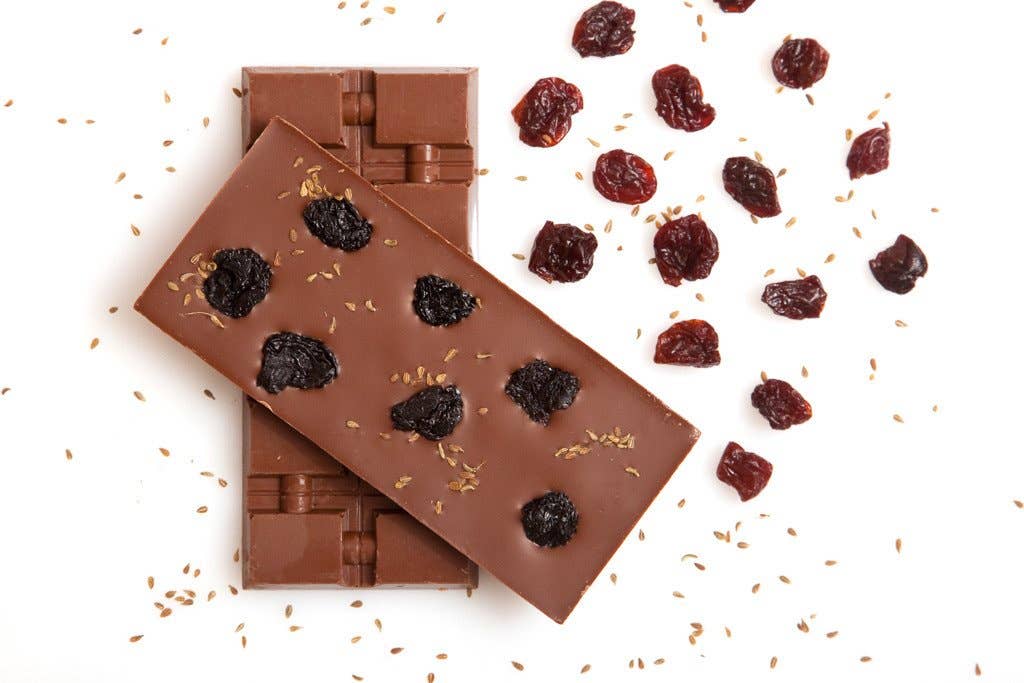 Posh Chocolat - Wholesale Chocolate Bar - Milk Chocolate Bar With Dried Cherries And Anise1