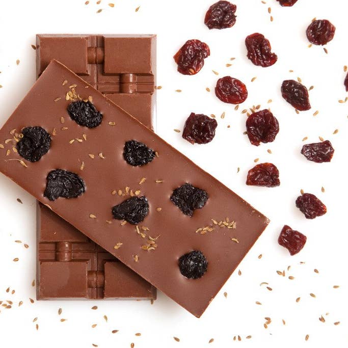 Posh Chocolat - Wholesale Chocolate Bar - Milk Chocolate Bar With Dried Cherries And Anise1