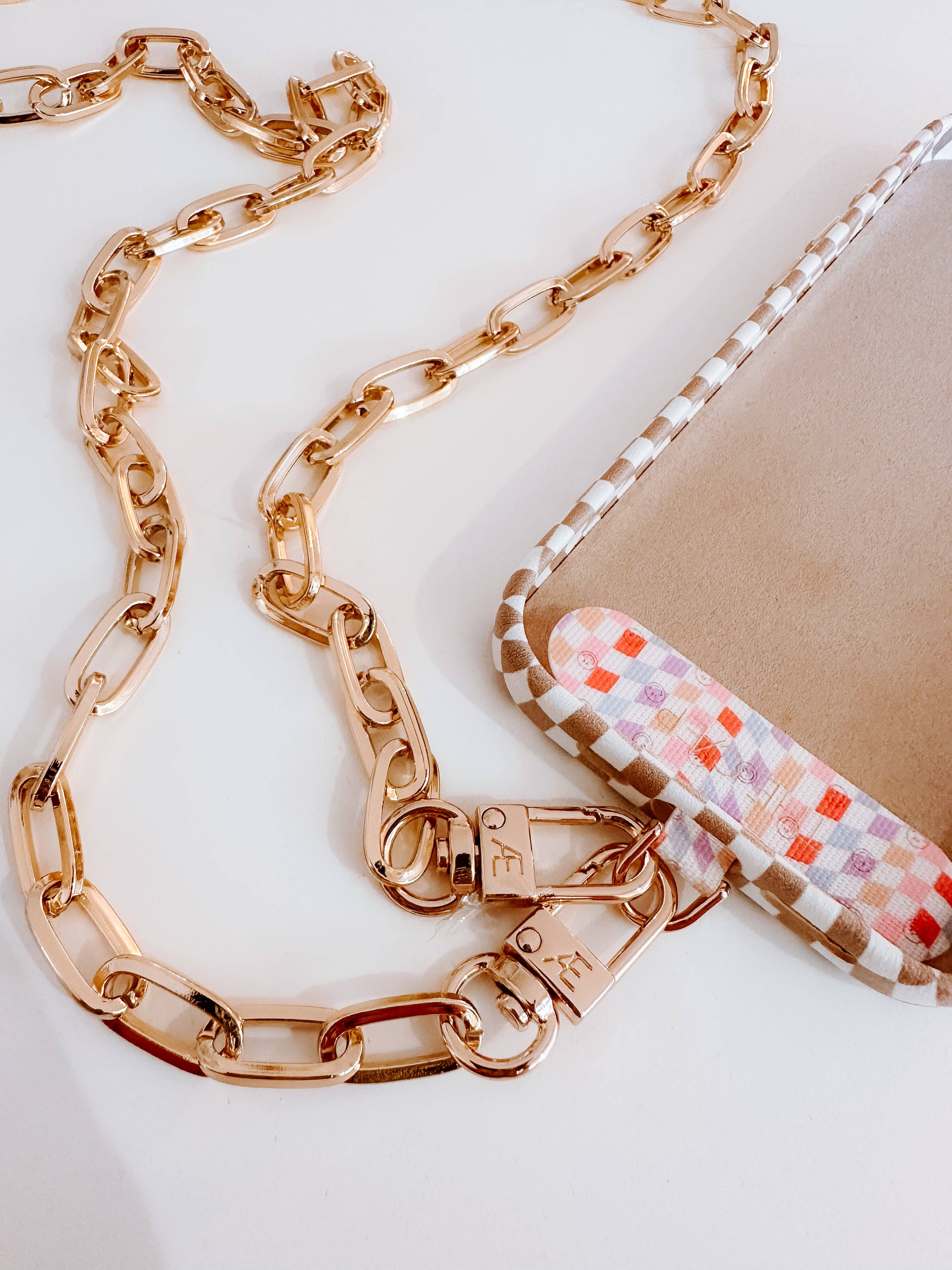 THE CÆP - Wholesale Phonecase Strap - Universal Phone Hitch + Gold Paperclip Crossbody3
