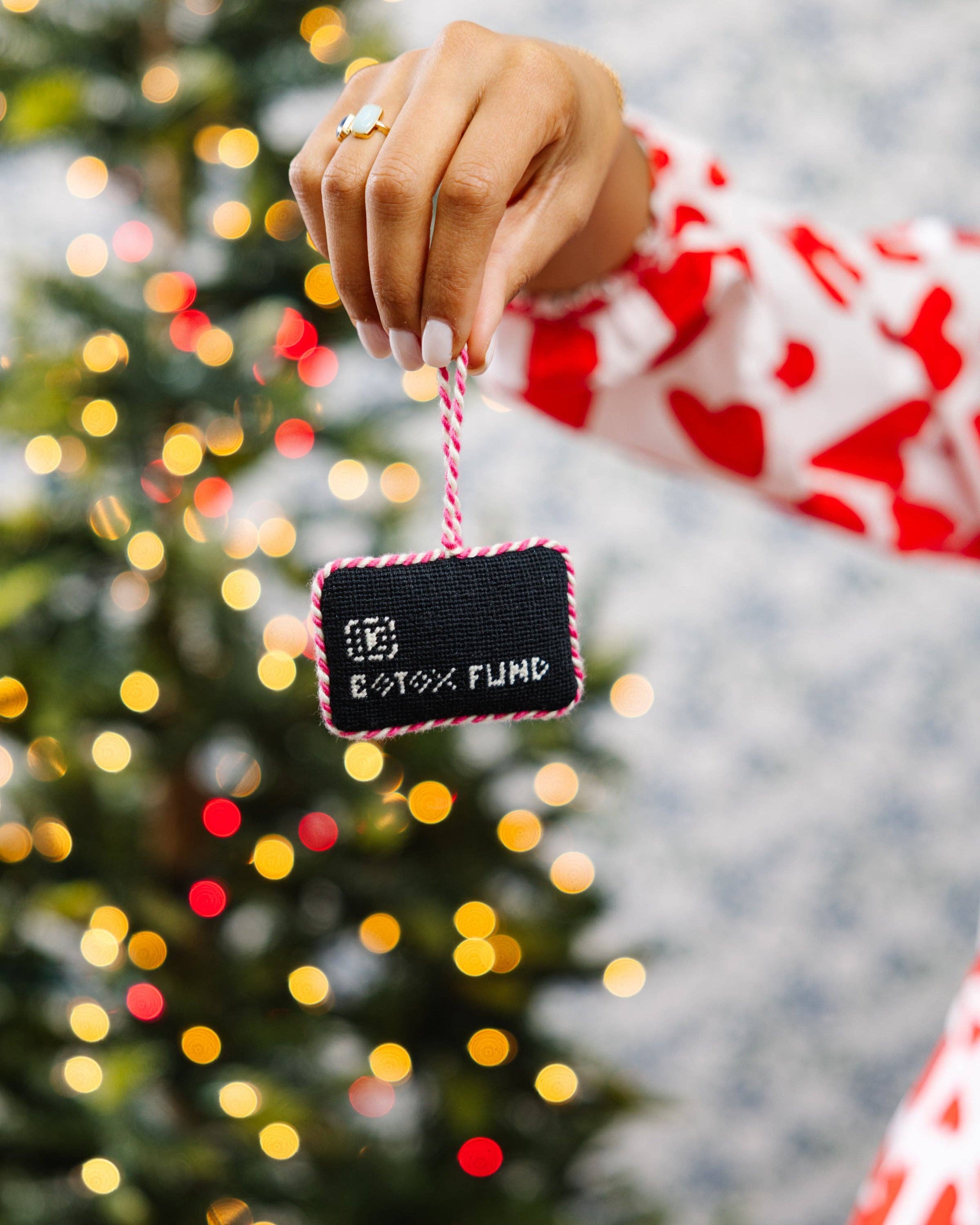 Furbish Studio – wholesale Prydnad – Nålpunktikonprydnad - Svart kort2