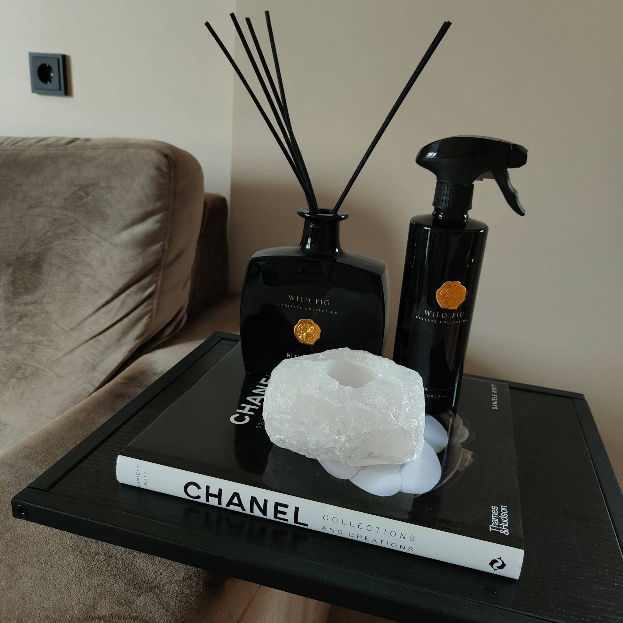 Home Jewels - Wholesale Candle Holder - Rock Crystal tea light holder1