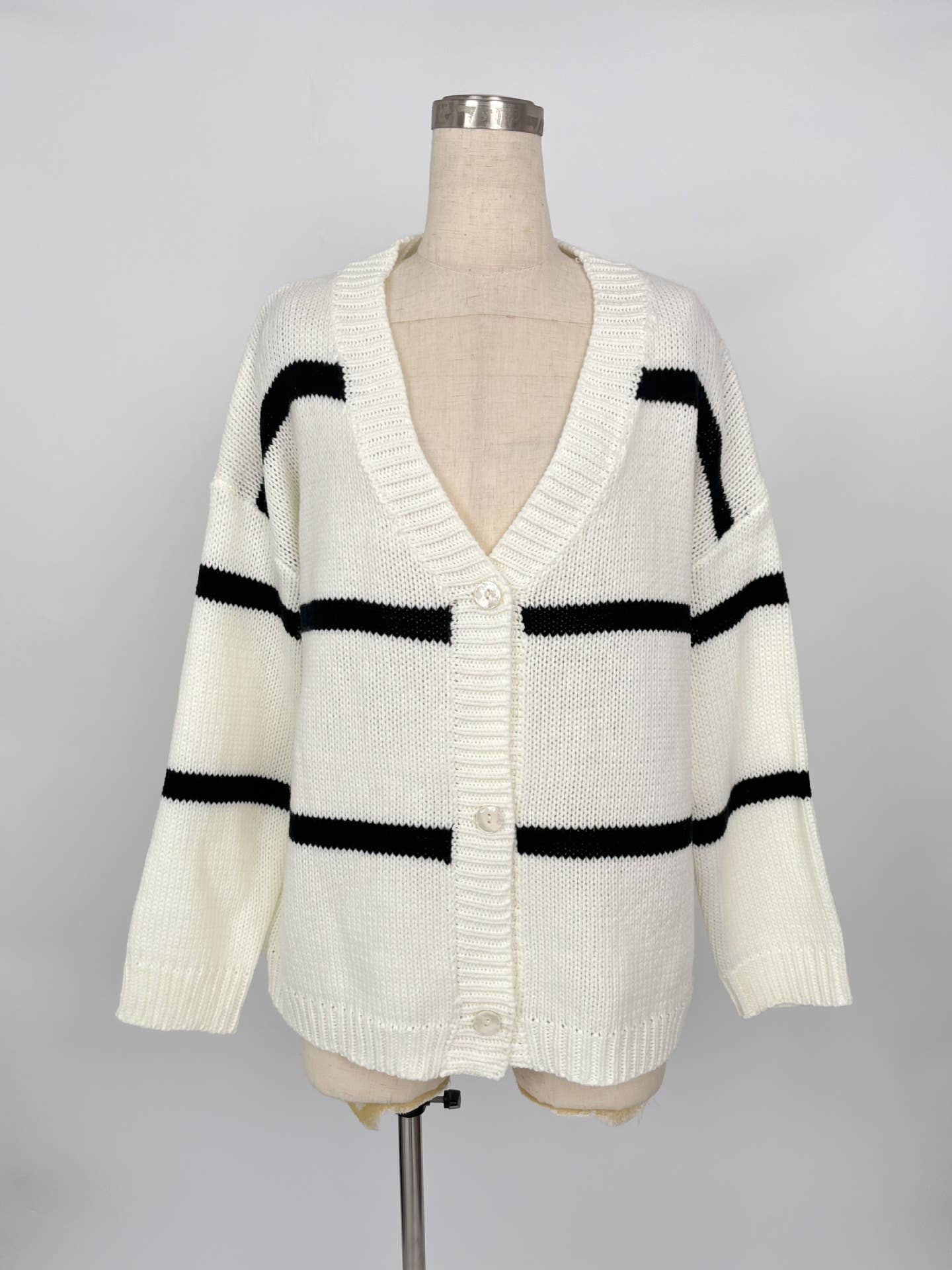 WHITE Striped V-neck sleeved chunky knitted cardigan for wholesale on Faire7