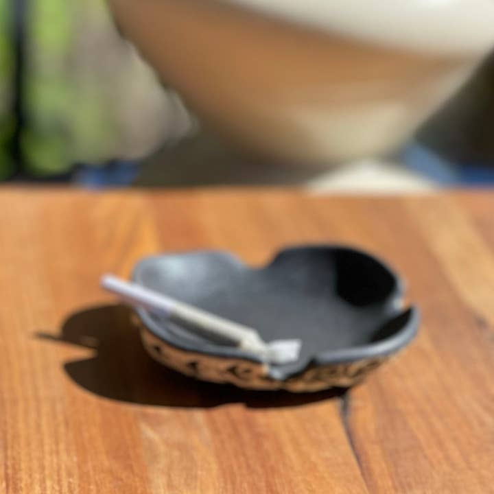 Small Square Matt Black Porcelain Swirl Ash Tray for wholesale by Chrys' Porcelain