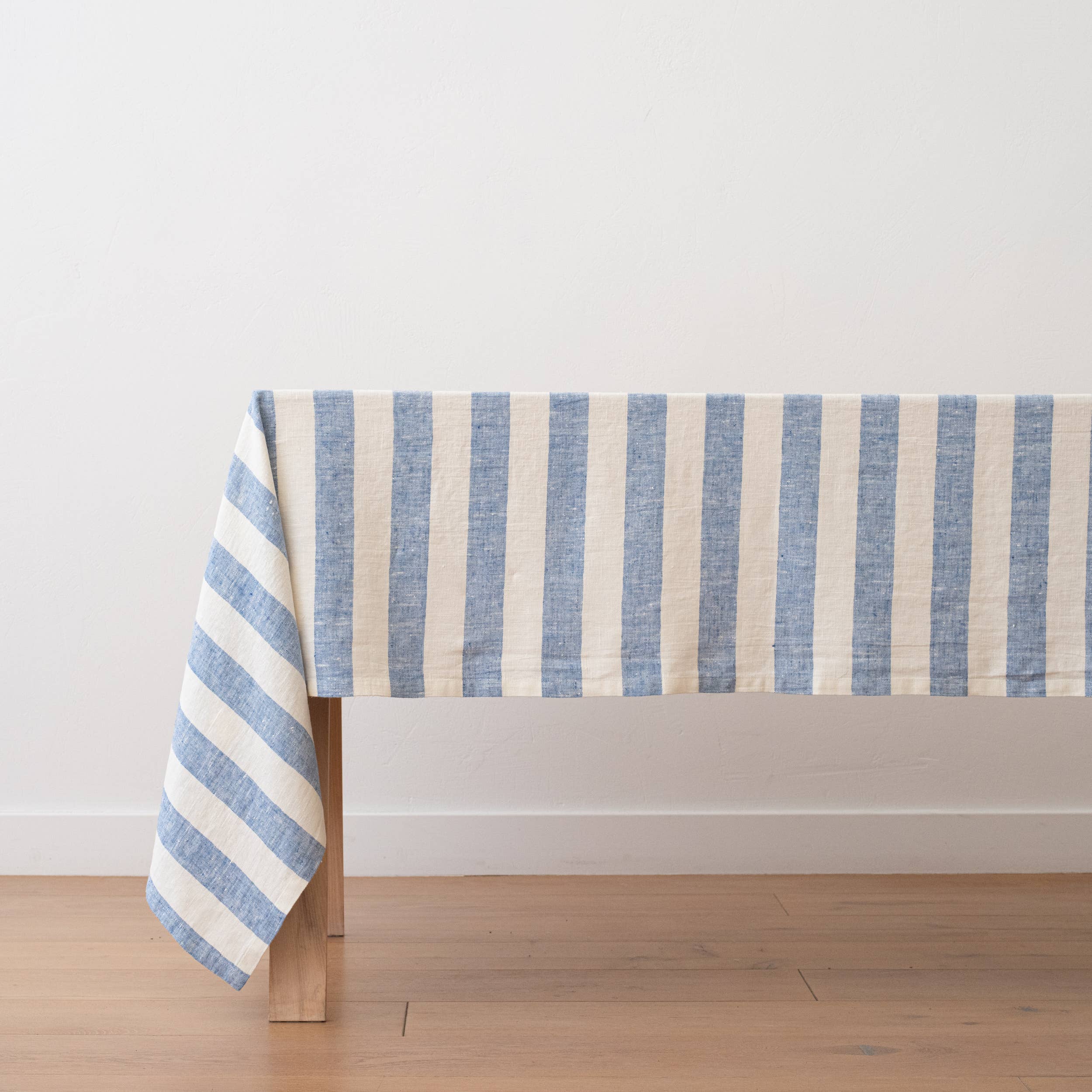 LinenMe - Wholesale Tafelkleed - Linnen Tafellaken Blauw Wit Philippe0