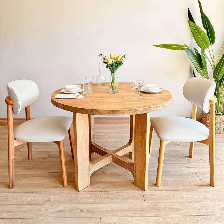 Table à manger ronde Harlow – Bois massif, style ferme pour la vente par Tomruque