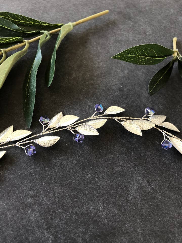 Vigne tressée en cristal argenté et tanzanite | Vigne de cheveux en cristal Swarovski violet, couronne de cheveux de mariée pour la vente par Sweet Olive Hairpieces