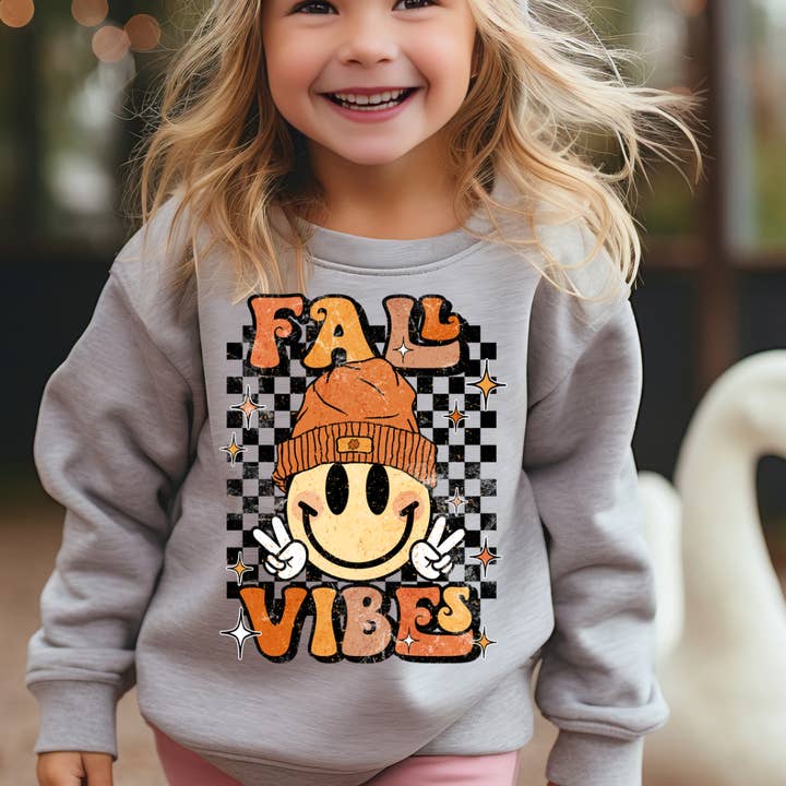 Sweat-shirt Fall Vibes pour tout-petits pour la vente par The Countryside Cottage