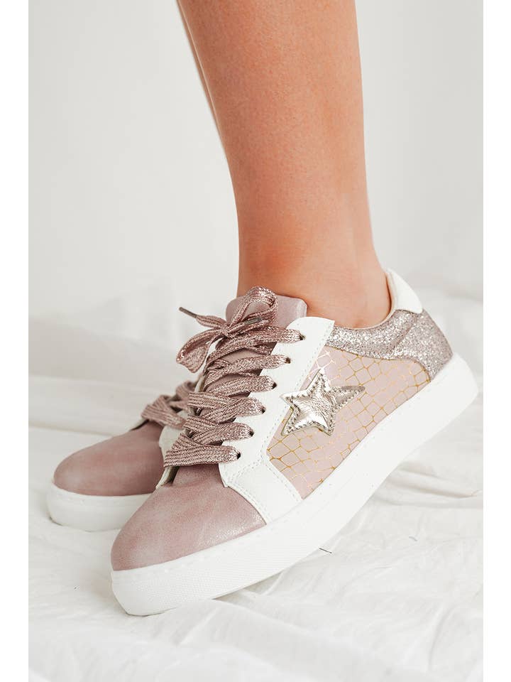 Aapparella - Wholesale Lifestyle Sneakers - Women's - Glitter Star Patch PU Lace-up Sneakers | US6-100