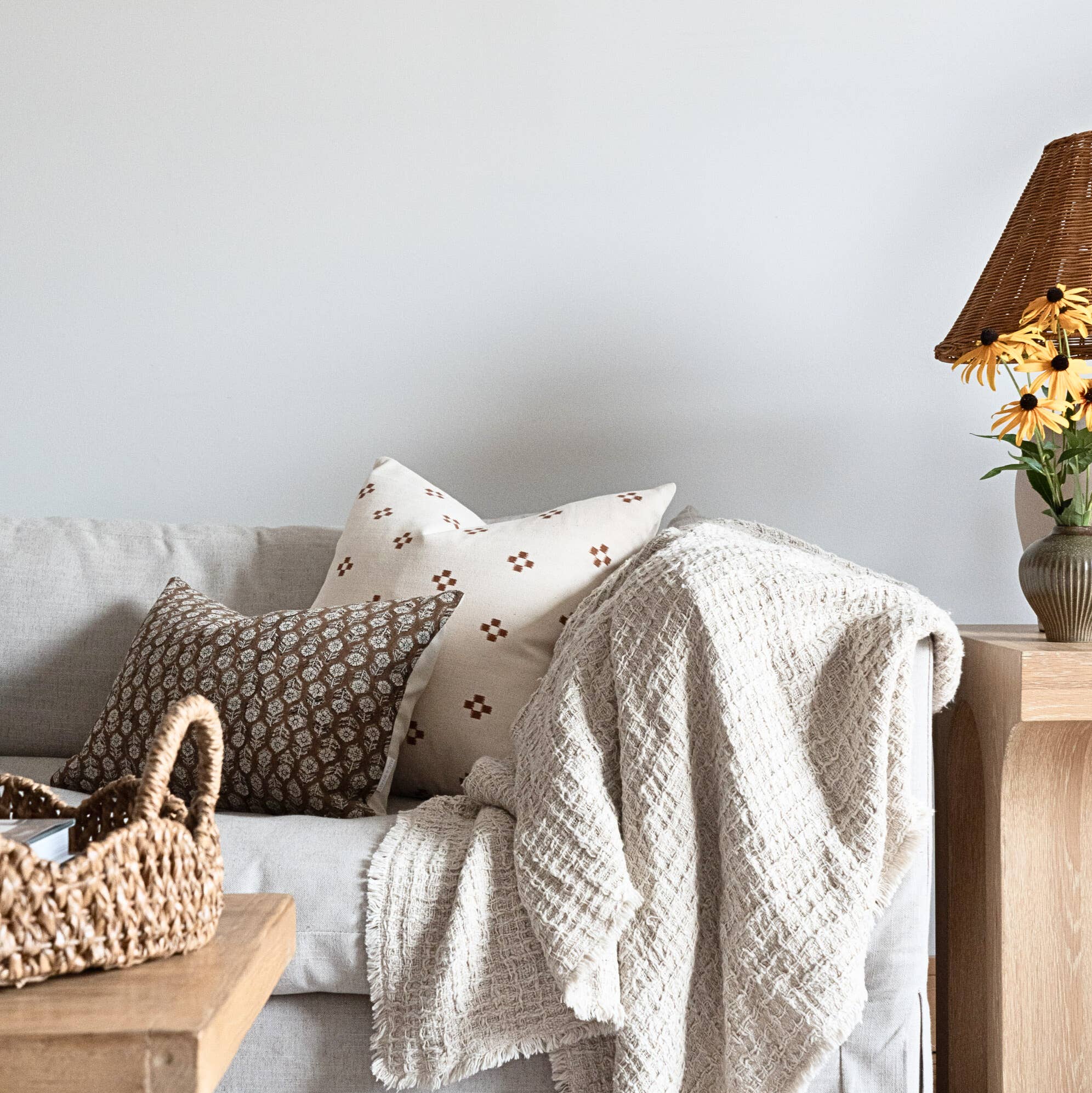 Rug & Weave - Vendita all'ingrosso Fodera cuscino decorativo - Fodera per cuscino BETSY con motivo floreale botanico su lino7