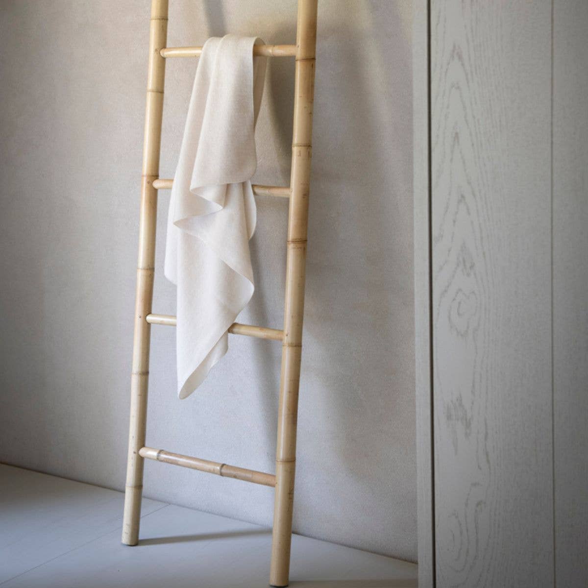 Andrea House - Wholesale Free Standing Shelf - Bamboo decorative ladder0