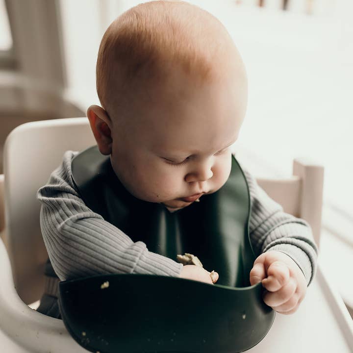 Three Little Tots – wholesale Bib – Baby – Black Silicone Bib with Crumb Catcher1