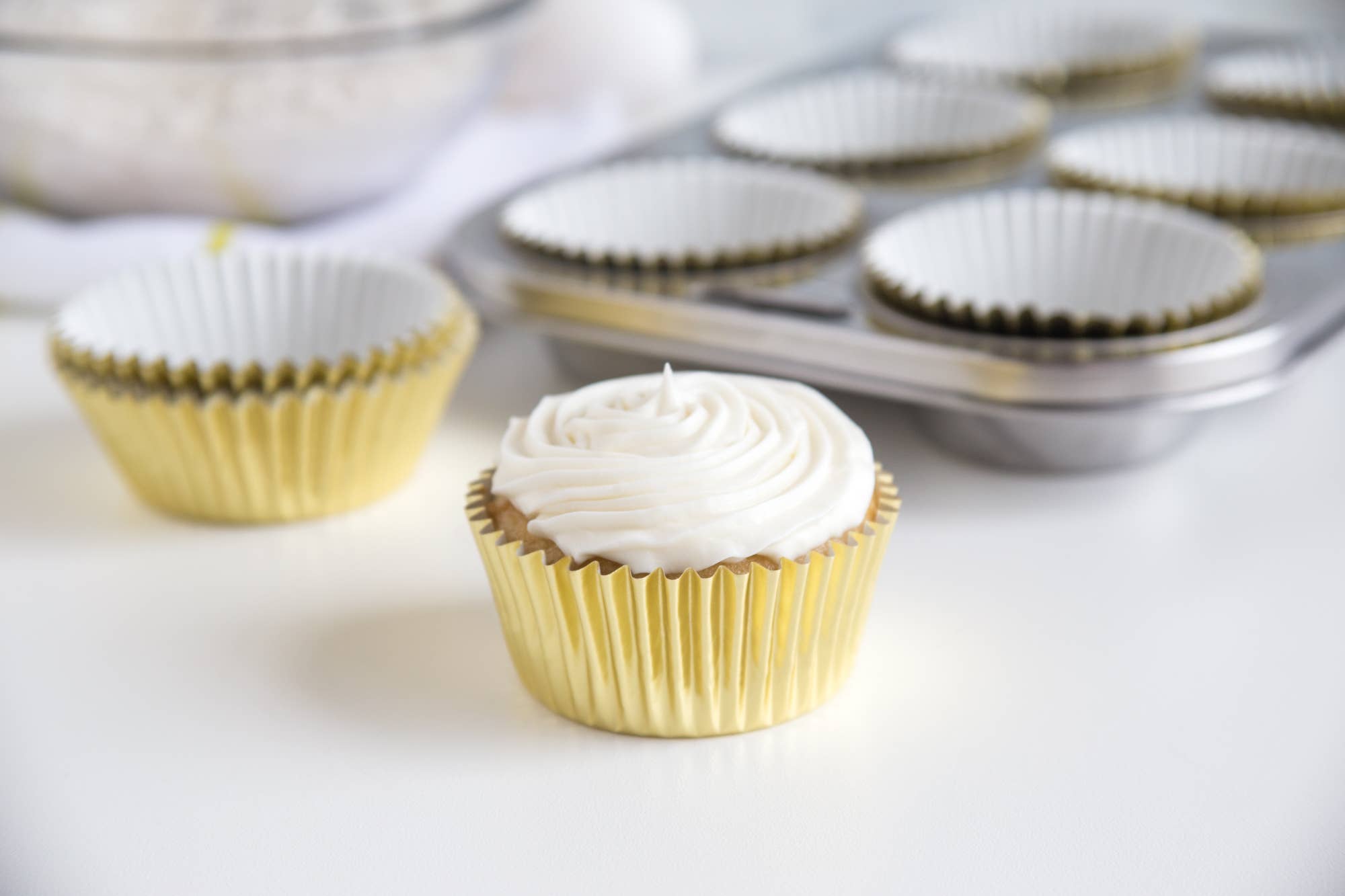 Fox Run Brands - Wholesale Cupcake/Muffin Liner - Fox Run Gold Foil Cupcake Liners, Set of 32, 3"2