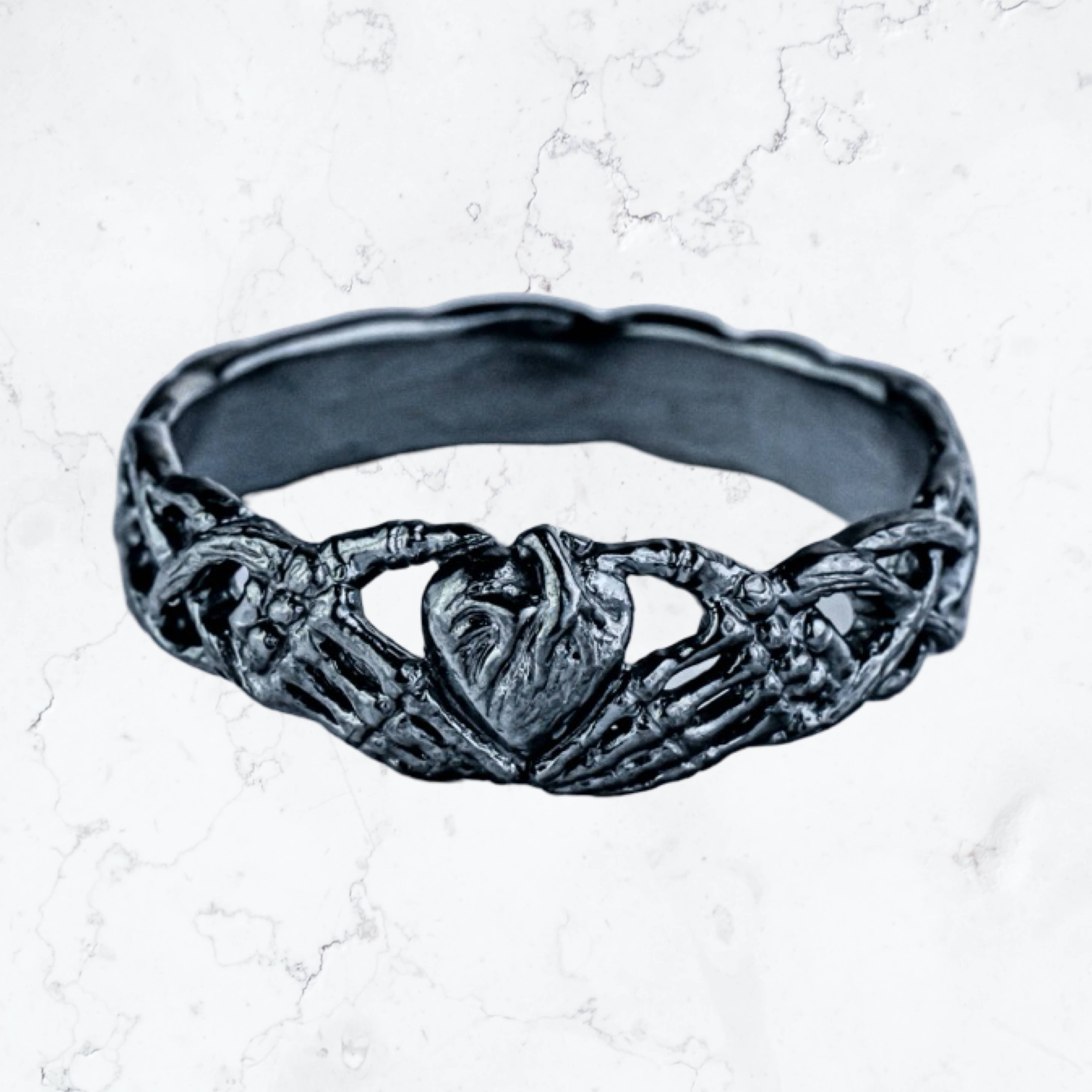 Fantasy Gothic World – Anel de banda por atacado – Anel Claddagh de Prata Esterlina - Anel Claddagh Irlandês6