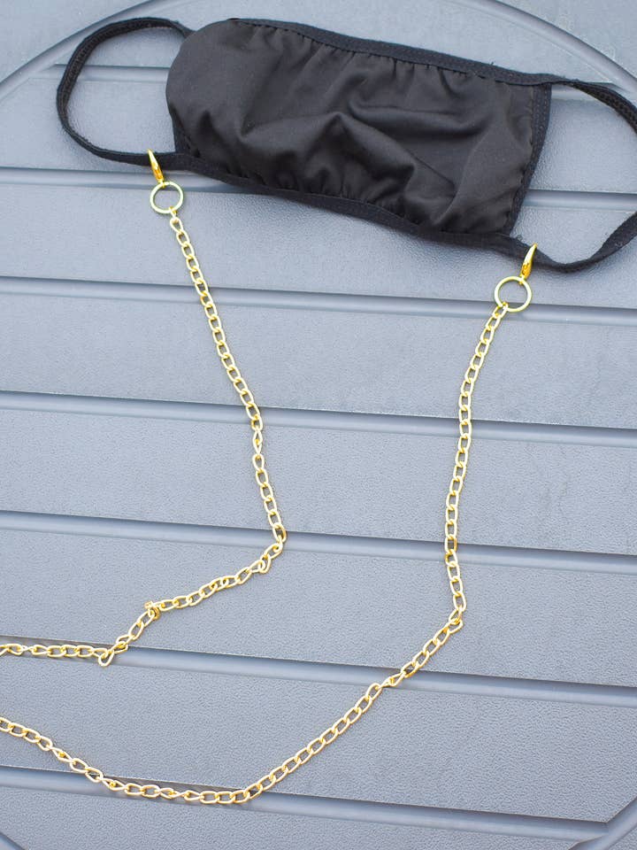 Simple Chain (Curb Chain) for wholesale by La Moda Mask