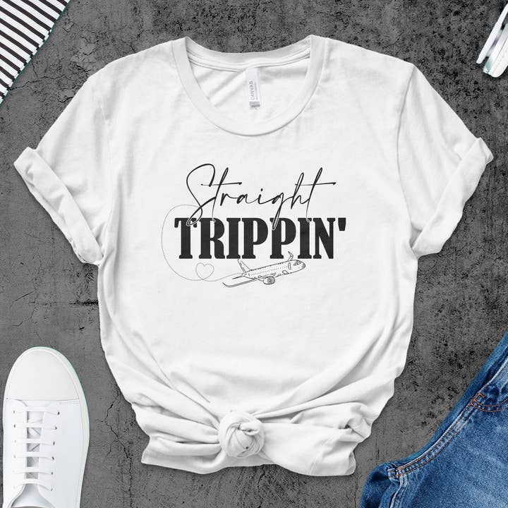T-shirt de skateboard amusant, t-shirt graphique Straight Trippin', streetwear urbain, chemise de skateur décontractée, haut de style hip hop, cadeau de patinage tendance pour la vente par FreakyTeeFactory