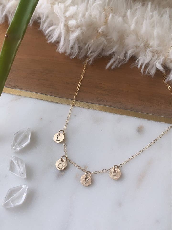 14K guldfylld kärlek & handhamrat mynthalsband för wholesale av Georgia Marie Designs