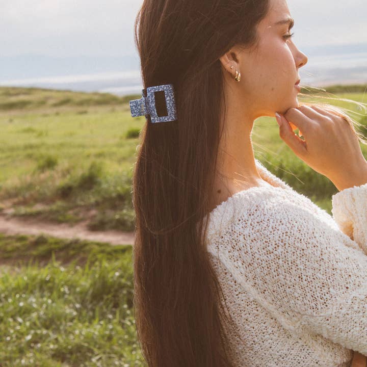 Shop Andi - Wholesale Hair Clip - Women's - Small Rectangle Claw Clip5