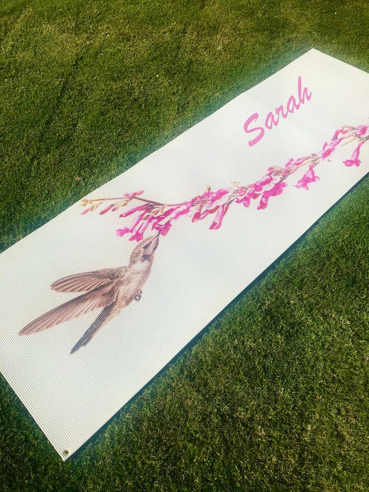 Tapis de yoga Hummingbird personnalisé | Personnaliser | Excellent cadeau | Unique | Exercice | Pilates | Haute qualité - Support blanc pour la vente par Yoga Photo Mats