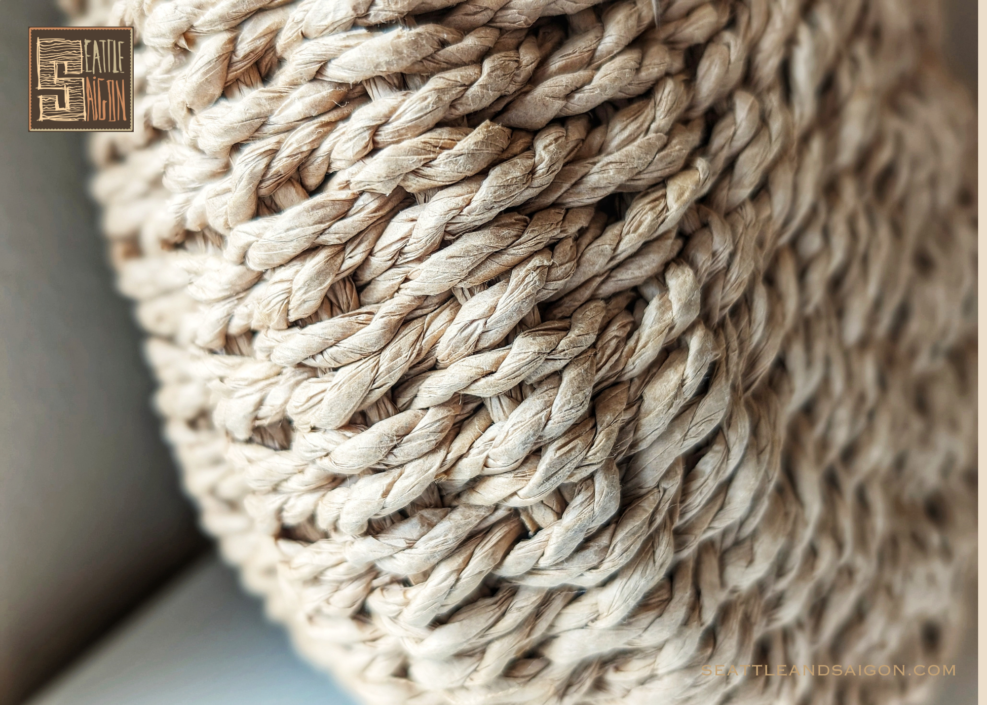 Seattle and Saigon - Wholesale Beach Bag - NATURAL WOVEN STRAW HANDBAG WITH MOON HANDLE3