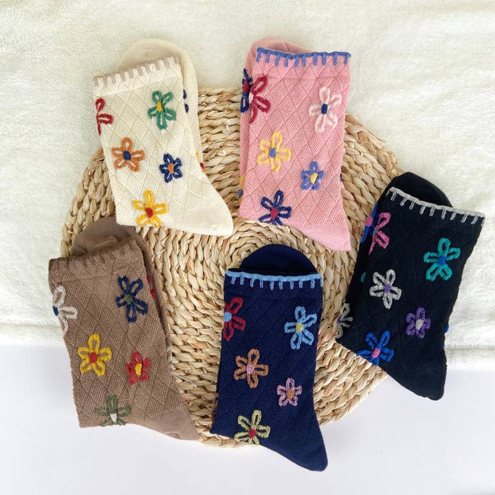 SoapElenGlen - Wholesale Socks - Women's - Women's mid-calf floral socks