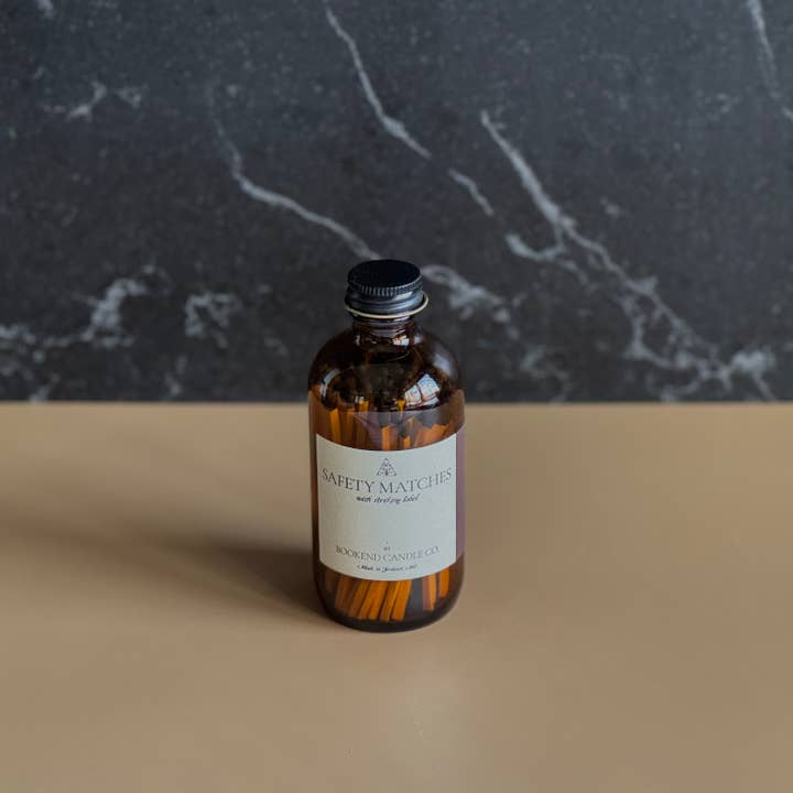 Bookend Candle Co. – Engroshandel Tændstikker – Sikkerhedstændstikker i glasbeholder
