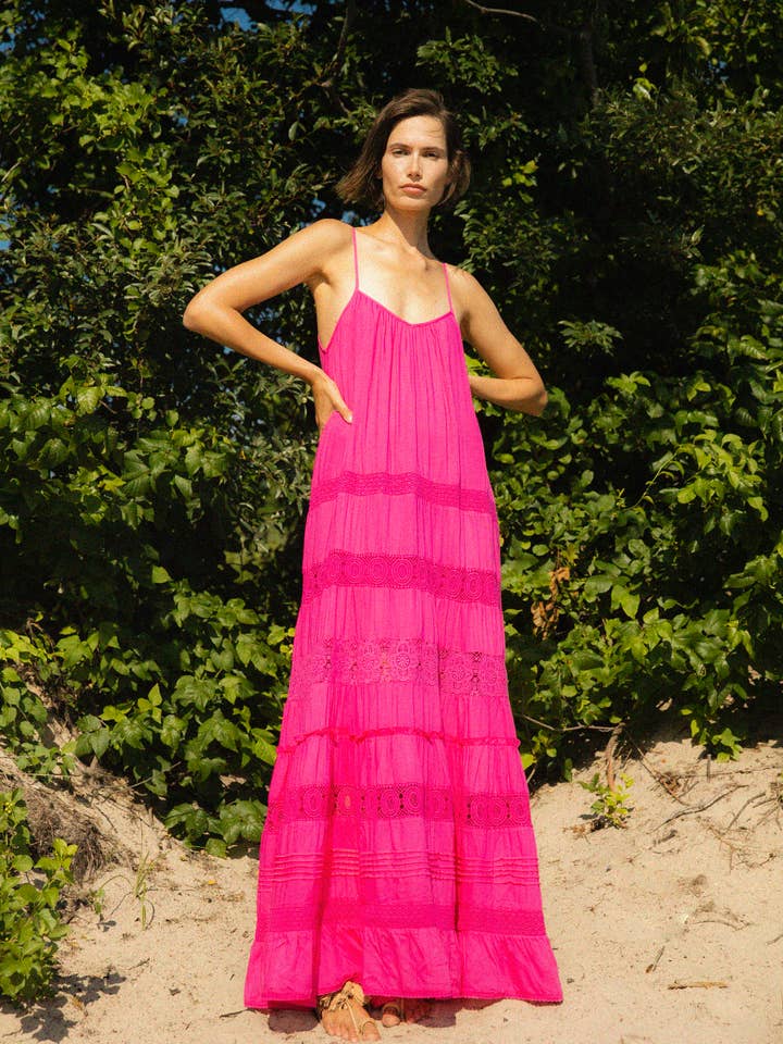 Robe Paola Fuchsia pour la vente par Guadalupe Design