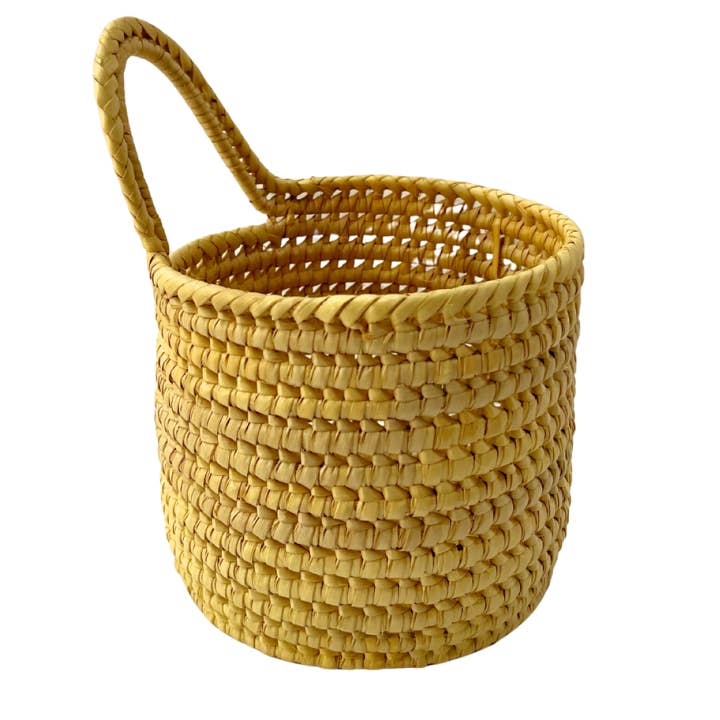 Panier tissé Akiru - petit (avec poignée) pour la vente par Imani + Kids by Imani Collective