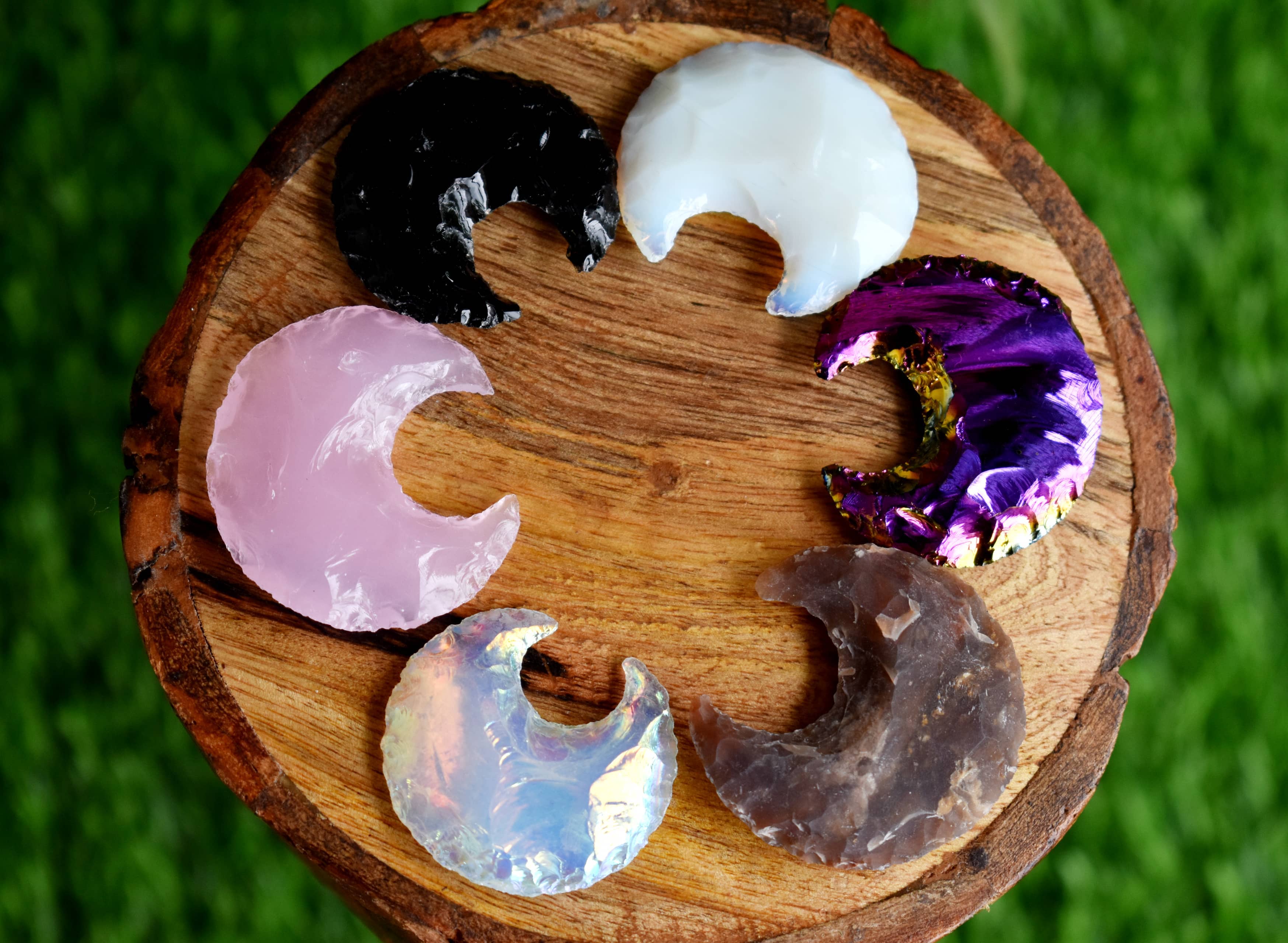 Soothing Crystals - Wholesale Spiritual Stone/Crystal - Moon Arrowheads | Crystal Pieces | Artisan Jewelry1