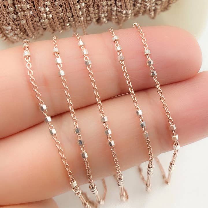 Z26RGP. Sterling silver satellitkedja för wholesale av Tresor Jewelry Inc.