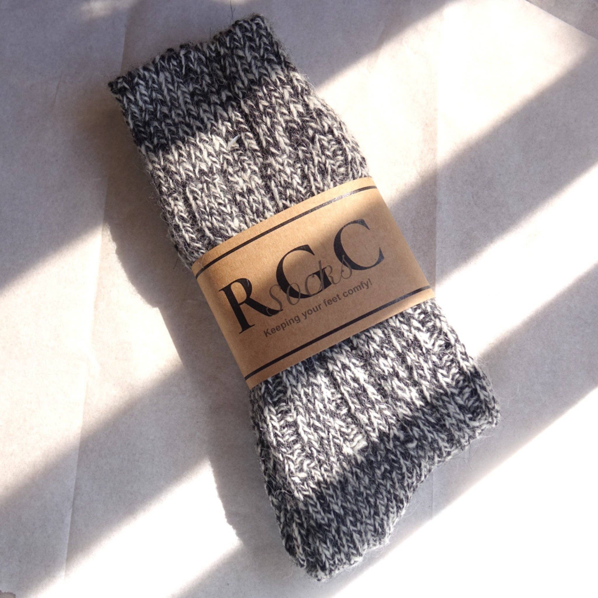 By The Mountain - Portuguese Handmade Footwear - Vendita all'ingrosso Calzini - Unisex - Calze in alpaca Zebra | Calze in lana | Calze invernali2