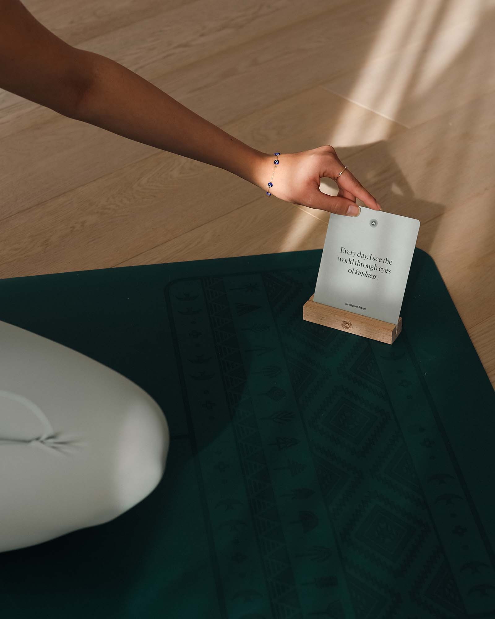 Intelligent Change – Großhandel Kartenspiele – Achtsame Affirmationen Chakra-Ausgleich | Yoga & Meditation12