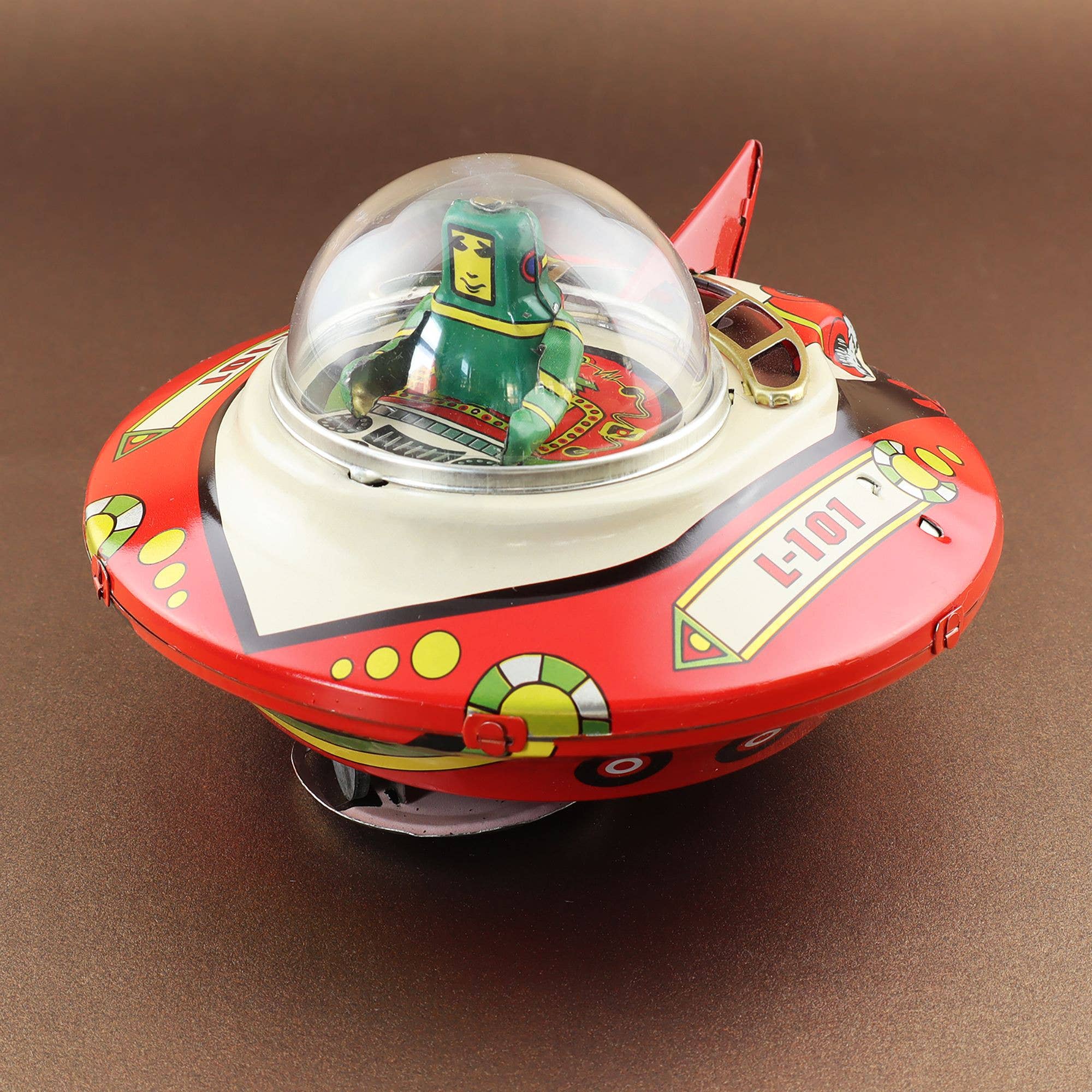 Tribal Trade GmbH - Wholesale Decorative Figurine - Spaceship Commandership Tin Robot6