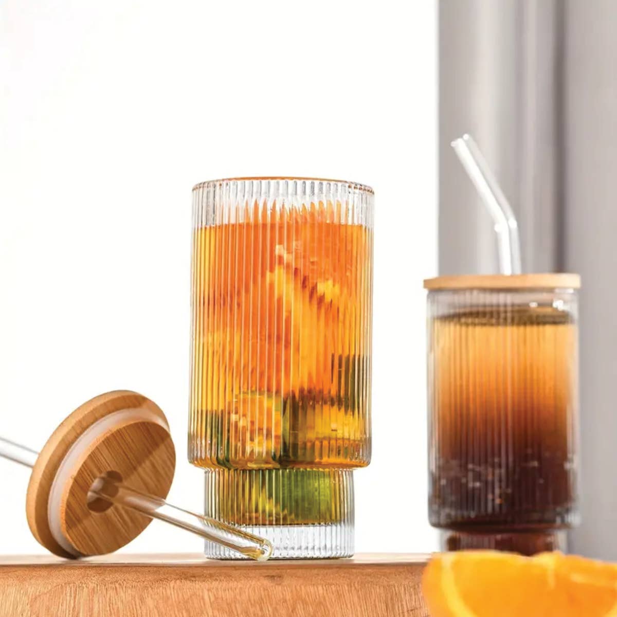 Grace and Joy Company - Vente Verre/tasse - Verre transparent ondulé vintage cannelé de 16 onces avec couvercle + paille1