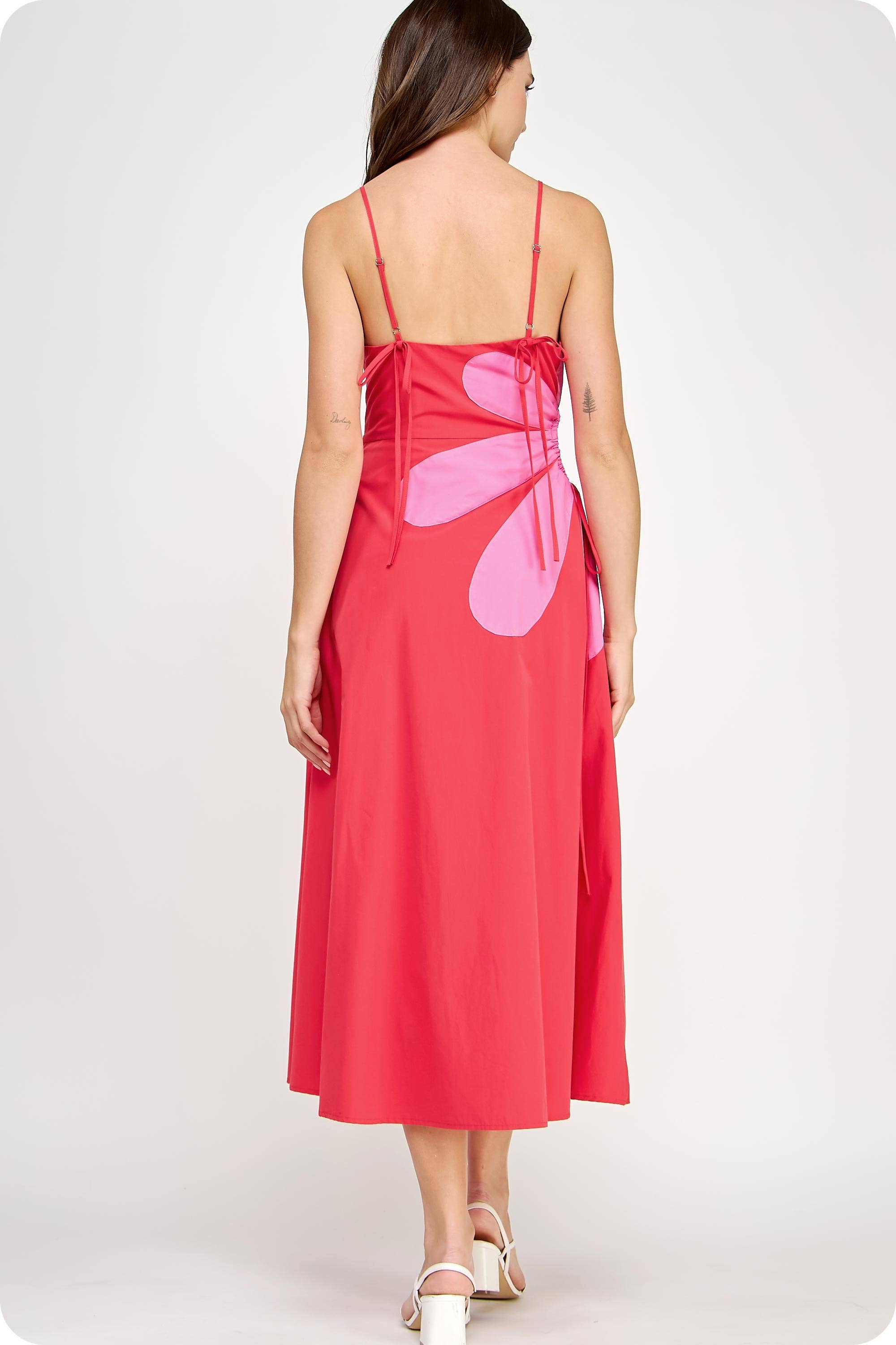 Strut & Bolt - Wholesale Dress - Women's - Sleeveless Side Cut-Out Flower Detail Midi Dress16