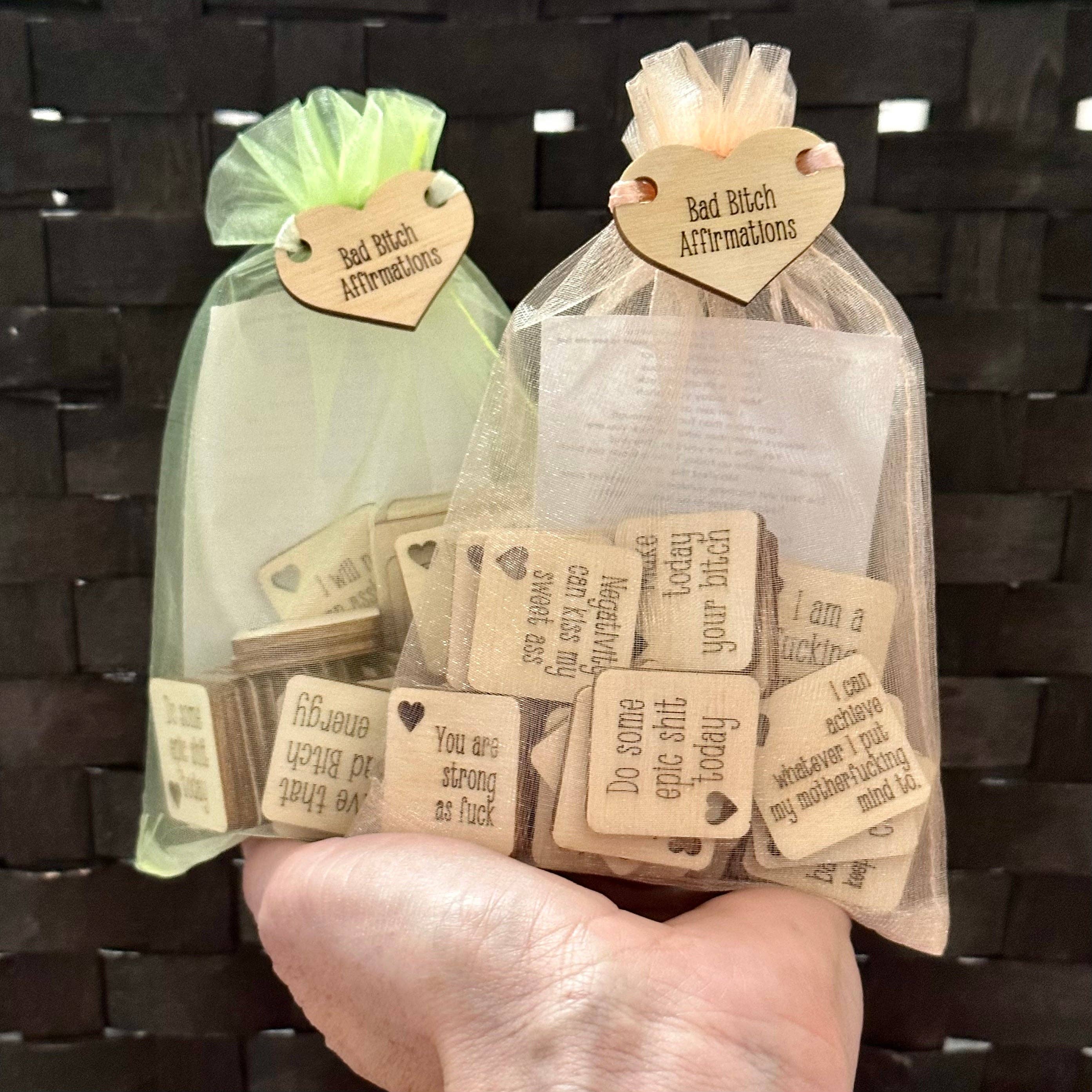 LNZ Custom Design – wholesale Samlarobjekt mynt – Bad Bitch Affirmations – Set med 35 kraftfulla bekräftelsetokens med svordomar2